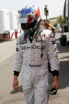 Kimi Räikkönen (Finnland McLaren Mercedes) enttäuscht Motorsport Grand Prix Herren Großer Preis von Ungarn 2005, Formel 1 Weltmeisterschaft, F1, F, GP, WM, Qualifying Einzelbild Hungaroring Budapest Enttäuschung,