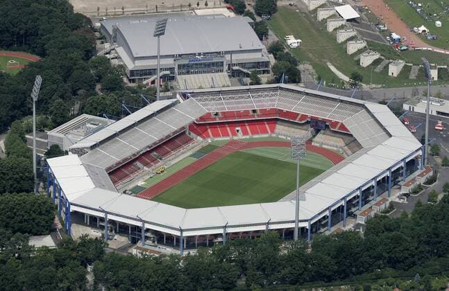 Luftaufnahme des Nürnberger Frankenstadions, Spielstätte der FIFA Weltmeisterschaft 2006 in Deutschland Fußball 1. BL Herren Vorschau 2005, Weltmeisterschaft 2006, WM, 1. FC Nürnberg Totale Frankenstadion Nürnberg