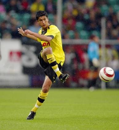 Nuri Sahin (BVB) zieht ab Fußball 1. BL Herren Saison 2005 2006, Borussia Dortmund Einzelbild Wolfsburg