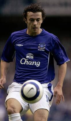 Simon Davies (Everton) am Ball - EDITORIAL USE ONLY. No use with unauthorised audio, video, data, fixture lists, club league logos or live services. Online in-match use limited to 120 images, no video emulation. No use in betting, games or single club league player publications. Fußball EC 1 Herren Champions League Qualifikation 2005 2006, FC Everton Einzelbild Liverpool