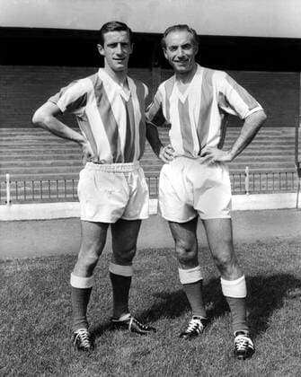 Stanley Matthews (re.) und Dennis Viollet (beide Stoke City) -  Fußball Herren English Second Division 1962 1963, 2. Englische Liga, Stoke City Gruppe Stoke
