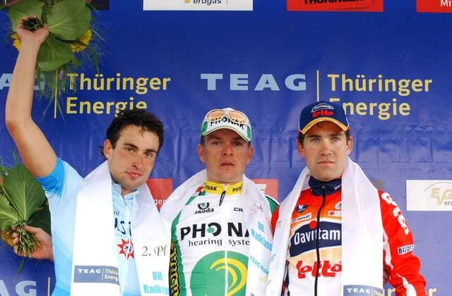 Bert Grabsch (Phonak, Mitte), Sieger der Hainleite 2005, vor Thomas Ziegler (Gerolsteiner beide Deutschland, li.) und Leon van Bon (Niederlande Davitamon Lotto) Radsport Herren 80. TEAG Hainleite 2005, Straßenradsport, Straße, Rad Gruppe Erfurt