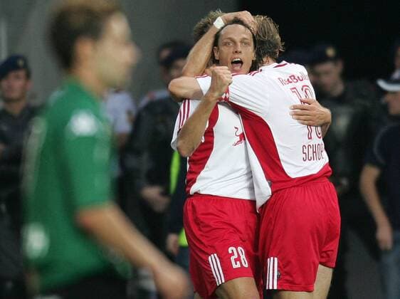 Rene Aufhauser (li.) und Markus Schopp (beide Salzburg) - Torjubel Fußball Herren tmobileBundesliga 2005 2006, 1. Österreichische Liga, SV Red Bull Salzburg Gruppe Salzburg Freude,
