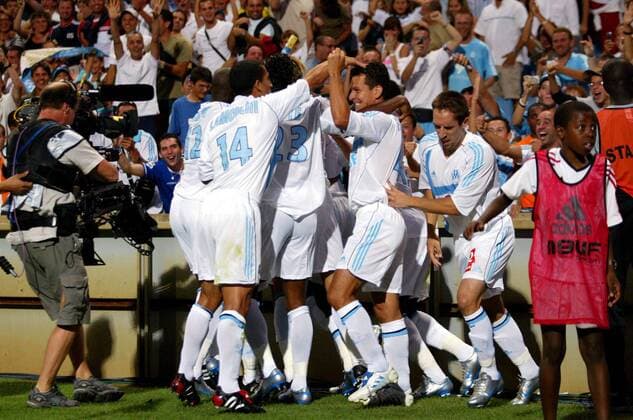 Torjubel Marseille, mit Franck Ribery (re.), Demetrius Ferreira (2.v.re.) und Sabri Lamouchi (li.) Fußball Herren Ligue Une 2005 2006, 1. Französische Liga, Olympique de Marseille, OM, Vdig Gruppe pan10504 Marseille Begeisterung, Freude,  