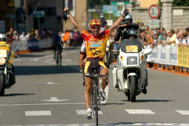 Paolo Valoti (Italien Domina Vacanze) gewinnt die Coppa Agostoni 2005 - , Radsport Herren Coppa Agostoni 2005, Agostini, Straßenradsport, Rad, Straße, Einzelbild Freude,
