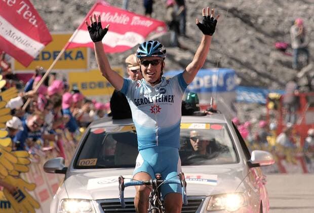 Sieger Levi Leipheimer (USA Gerolsteiner) jubelt - er gewinnt die 4. Etappe der Deutschland Tour 2005 Radsport Herren Deutschland Tour 2005, Straßenradsport, Straße, Rad, Deutschlandtour, Rundfahrt, ProTour Einzelbild 4. Etappe Kufstein - Sölden Freude,
