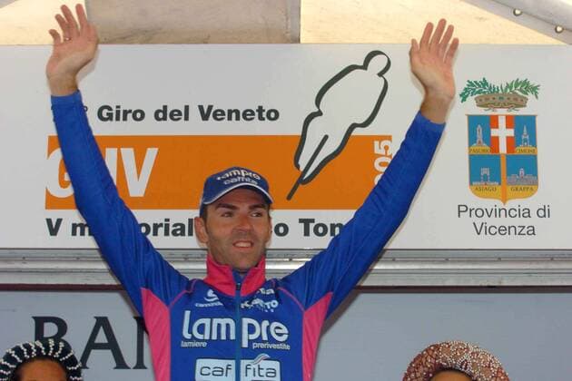 Sieger Eddy Mazzoleni (Italien Lampre) jubelt während der Siegerehrung -  Radsport Herren Giro del Veneto 2005, Straßenradsport, Straße, Rad, Vdig Einzelbild Freude,