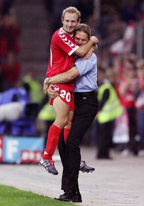 Mauro Lustrinelli und Trainer Urs Schönenberger (beide Thun) - Torjubel Fußball EC 1 Herren Champions League Qualifikation 2005 2006, FC Thun, Super, Nationalliga A, NLA, 1. Schweizer Liga Gruppe Bern Freude, Begeisterung,