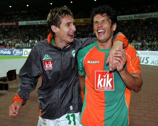 Miroslav Klose (li.) und Nelson Haedo Valdez (beide Bremen) - Schlussjubel Fußball EC 1 Herren Champions League Qualifikation 2005 2006, SV Werder Bremen Gruppe Bremen Begeisterung, Freude,