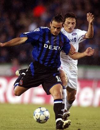 Bosko Balaban (FC Brügge, li.) gegen Ardian Gashi (Valerenga) -  Fußball Herren Champions League Qualifikation, 2005 2006, Club Brügge KV - Valerenga IF 4:3 n.E., Vdig Gruppe Oslo Brügge Dynamik,
