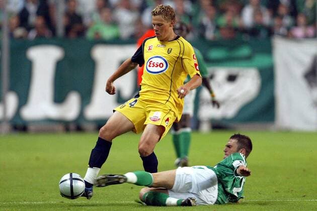 Maxime Josse (Sochaux, li.) gegen Julien Sable (St. Etienne) Fußball Herren Ligue Une 2005 2006, 1. Französische Liga, AS St. Etienne - FC Sochaux Montbeliard 0:0 Gruppe pan10621 Saint Etienne Dynamik, Kampf,  