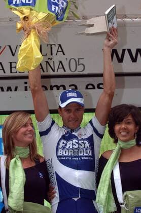 Alessandro Petacchi (Italien Fassa Bortolo) gewinnt die 12. Etappe der Spanienrundfahrt 2005 -  Radsport Herren Vuelta a Espana 2005, Spanienrundfahrt, ProTour, Straßenradsport, Straße, Rad Gruppe 12. Etappe: Logrono - Burgos Freude,