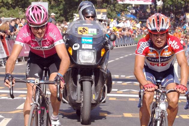 Mauricio Ardila Cano (Kolumbien Davitamon Lotto, re.) neben Oscar Sevilla (Spanien T Mobile) -  Radsport Herren Vuelta a Espana 2005, Spanienrundfahrt, ProTour, Straßenradsport, Straße, Rad, Gruppe 13. Etappe
