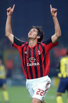 Kaka (Milan) bedankt sich bei höheren Mächten Fußball EC 1 Herren Champions League 2005 2006, AC Mailand Einzelbild Mailand Freude,