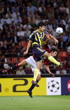 Fabio Luciano (Fenerbahce, vorn) gegen Kaka (Milan) Fußball EC 1 Herren Champions League 2005 2006, AC Mailand - Fenerbahce Istanbul 3:1 Gruppe Mailand Dynamik,