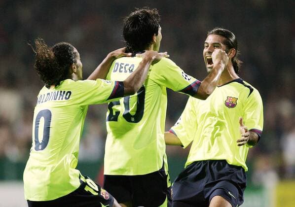 Torjubel FC Barcelona, v.li.: Ronaldinho, Deco und Rafael Marquez Fußball EC 1 Herren Champions League 2005 2006, FC Barcelona, Barca, Primera Division, 1. Spanische Liga Gruppe Bremen Begeisterung, Freude,