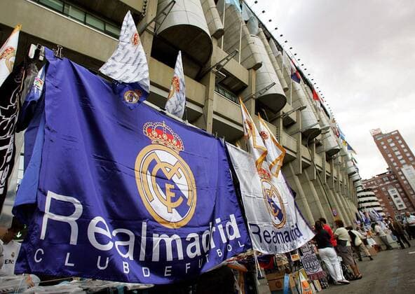 Fanartikelverkauf von Real Madrid Fußball Herren Primera Division 2005 2006, 1. Spanische Liga, Real Madrid CF Einzelbild pan10816 Madrid  