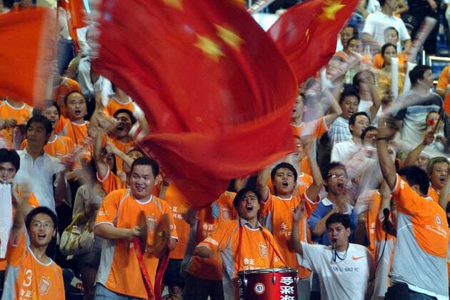 Die Fans von Shenzhen FC feiern ausgelassen -  Fußball Herren AFC Asian Champions League 2005, Asien, Asiatische, CSL, Chinese Super, 1. Chinesische Liga Totale IMCpau5645401 Shenzhen