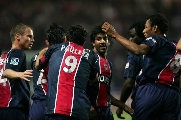 Torjubel Paris St. Germain, v.li.: Rozehnal, Christophe Landrin, Pauleta, Vikash Dhorasoo und Edouard Cisse Fußball Herren Ligue Une 2005 2006, 1. Französische Liga, Paris Saint Germain, PSG Gruppe pan10874 Paris Freude,  