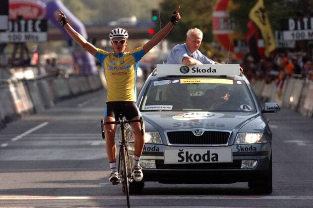 Dmytro Grabovskyy (Ukraine) gewinnt die U 23 WM 2005 -  Radsport WM Herren Weltmeisterschaft 2005, Straßenradsport, Straße, Rad, U23, U 23, Nationaltrikot, Gruppe Madrid Begeisterung, Freude,