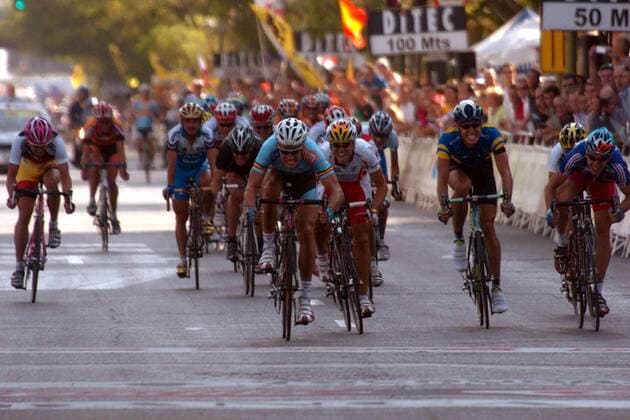 UCI Road World Championships 2005 - Tom Boonen (Belgien, vorn li.) wird vor Alejandro Valverde (Spanien, re. dahinter) und Anthony Geslin (Frankreich, re.) Weltmeister -  Radsport WM Herren Weltmeisterschaft 2005, Straßenradsport, Straße, Rad, Nationaltrikot Totale Madrid Dynamik,