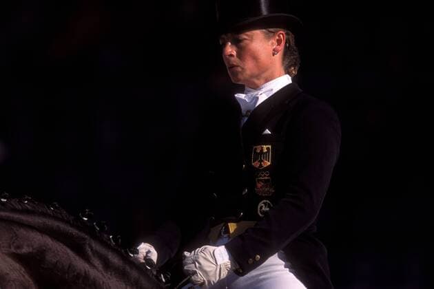 Isabell Werth (Deutschland) konzentriert Pferdesport Damen CHIO Aachen 2005, Weltfest des Pferdesports, Reiten, Reitsport, Dressur, Dressurreiten Einzelbild Aachen Konzentration,