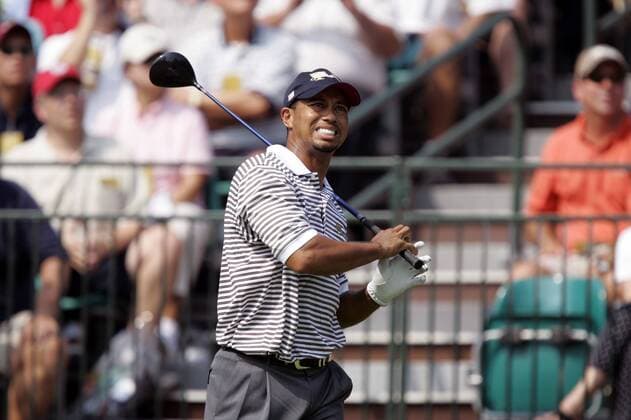 Eldrick Tiger Woods (USA) schaut skeptisch seinem Abschlag hinterher- (Icon9046655) Golf Herren The Presidents Cup 2005, President s, PGA Tour, Golfen Einzelbild Gainesville Skepsis, EDITORIAL USE ONLY