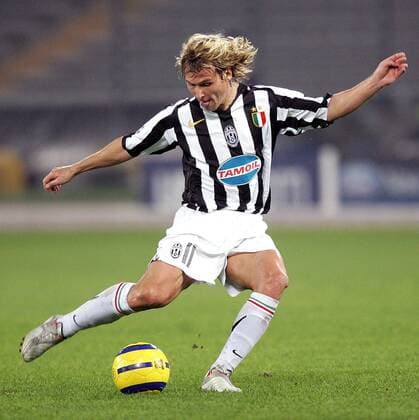 Pavel Nedved (Juventus) zieht ab Fußball EC 1 Herren Champions League 2005 2006, Serie A, 1. Italienische Liga, Juve, Juventus Turin Einzelbild Turin Dynamik,