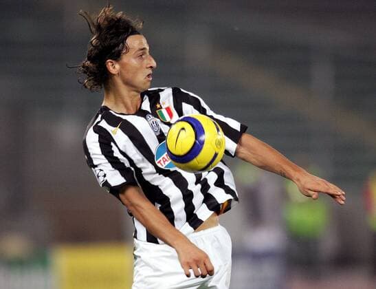 Zlatan Ibrahimovic (Juventus) - Ballannahme Fußball EC 1 Herren Champions League 2005 2006, Serie A, 1. Italienische Liga, Juve, Juventus Turin Einzelbild Turin Dynamik,