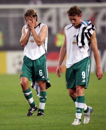 György Korsos (li.) und Axel Lawaree (beide Rapid Wien) - enttäuschter Abgang Fußball EC 1 Herren Champions League 2005 2006, tmobileBundesliga, 1. Österreichische Liga, SK Rapid Wien Gruppe Turin Enttäuschung,