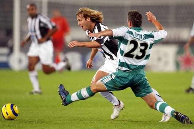 Pavel Nedved (Juventus, li.) gegen Andreas Dober (Rapid Wien) Fußball EC 1 Herren Champions League 2005 2006, Juventus Turin - SK Rapid Wien 3:0, Juve Gruppe pan10944 Turin Dynamik,  