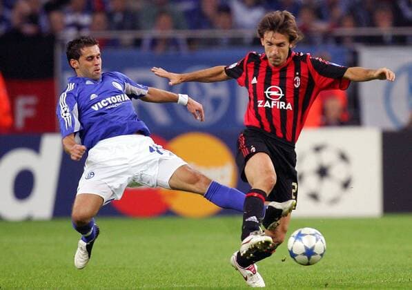 Lincoln (Schalke, li.) gegen Andrea Pirlo (Milan) Fußball EC 1 Herren Champions League 2005 2006, FC Schalke 04 - AC Mailand 2:2 Gruppe Gelsenkirchen Dynamik,