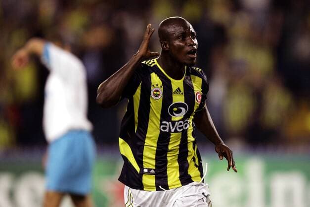Stephen Appiah (Fenerbahce) - Torjubel -  Fußball EC 1 Herren Champions League 2005 2006, Fenerbahce Istanbul, Süper Lig, 1. Türkische Liga Einzelbild Istanbul Freude,
