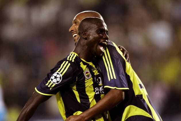 Stephen Appiah (li.) und Nicolas Anelka (beide Fenerbahce) - Torjubel -  Fußball EC 1 Herren Champions League 2005 2006, Fenerbahce Istanbul, Süper Lig, 1. Türkische Liga Gruppe Istanbul Begeisterung, Freude,