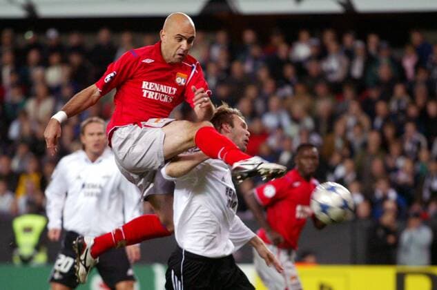 Cris (Lyon, li.) gegen Björn Tore Kvarme (Trondheim) Fußball EC 1 Herren Champions League 2005 2006, Rosenborg Trondheim BK - Olympique Lyonnais 0:1, OL Gruppe Pan10953 Trondheim Dynamik, Kampf, Überlegenheit  