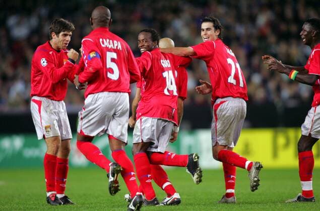 Torjubel Lyon, v.li.: Juninho, Claudio Roberto Cacapa, Sidney Govou und Tiago Fußball EC 1 Herren Champions League 2005 2006, Olympique Lyonnais, OL Gruppe Pan10953 Trondheim Freude,  