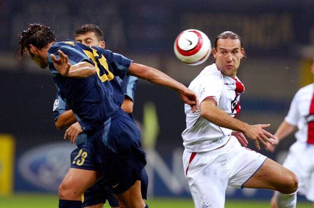 Dado Prso (Glasgow Rangers, re.) gegen Marco Materazzi (vorn) und Walter Samuel (beide Inter) Fußball EC 1 Herren Champions League 2005 2006, FC Internazionale Mailand - Glasgow Rangers 1:0 Gruppe pan10956 Mailand Dynamik,  