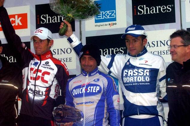 Siegerehrung Züri Metzgete 2005: Sieger Paolo Bettini (Italien Quick Step, Mitte) zwischen Fränk Schleck (Luxemburg CSC, li.) und Lorenzo Bernucci (Italien Fassa Bortolo) -  Radsport Herren Züri - Metzgete 2005, ProTour, Straßenradsport, Straße, Rad, Gruppe Zürich Freude,
