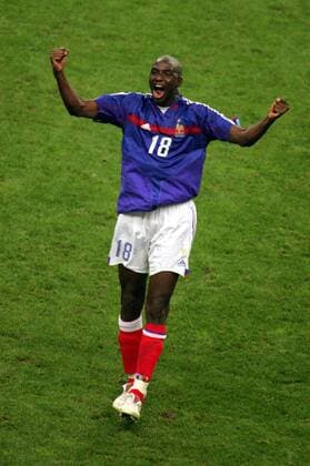 Alou Diarra (Frankreich) - Torjubel Fußball Länderspiel Herren Weltmeisterschaftsqualifikation 2005, Qualifikation, Länderspiel, Nationalmannschaft, Nationalteam Einzelbild pan11080 Paris Begeisterung, Freude,  