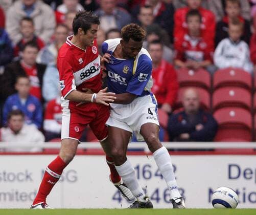Franck Queudrue (Middlesbrough, li.) gegen John Viafara (Portsmouth) -  Fußball Herren English Premier League 2005 2006, 1. Englische Liga, FC Middlesbrough - FC Portsmouth 1:1, Gruppe Middlesbrough Dynamik,