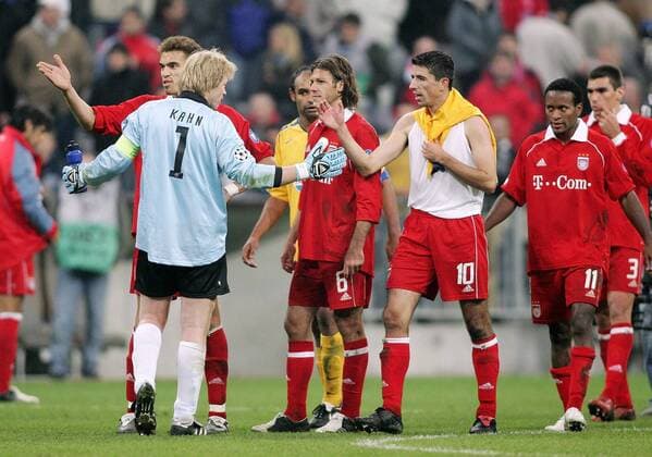 Schlussjubel Bayern, v.li.: Valerien Ismael, Torwart Oliver Kahn, Martin Demichelis, Roy Makaay und Ze Roberto Fußball EC 1 Herren Champions League 2005 2006, FC Bayern München - Juventus Turin 2:1, Juve Gruppe München Freude,