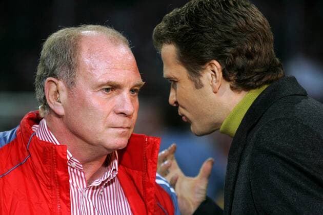 Manager Uli Hoeneß (Bayern, li.) lauscht den Ausführungen von Teammanager Oliver Bierhoff (Deutschland) Fußball EC 1 Herren Champions League 2005 2006, FC Bayern München Gruppe München