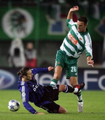Jozef Valachovic (Rapid Wien, re.) gegen Bosko Balaban (FC Brügge) Fußball EC 1 Herren Champions League 2005 2006, SK Rapid Wien - Club Brügge KV 0:1 Gruppe Wien Dynamik, Kampf,