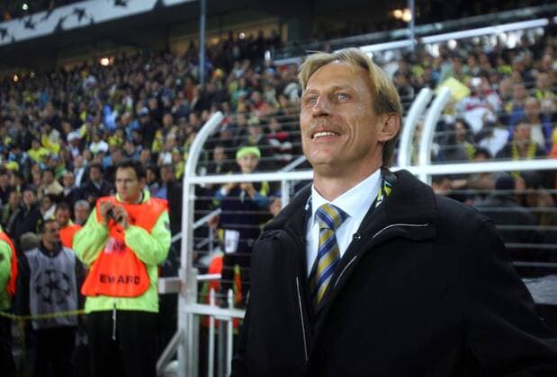 Trainer Christoph Daum (Fenerbahce) zuversichtlich vor den einheimischen Zuschauern Fußball EC 1 Herren Champions League 2005 2006, Fenerbahce Istanbul Einzelbild Istanbul
