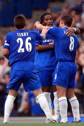 Torjubel Chelsea, v.re.: Torschütze Frank Lampard, Didier Drogba und John Terry -  Fußball Herren English Premier League 2005 2006, 1. Englische Liga, Chelsea FC London Gruppe London Freude,