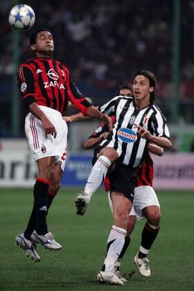 Serginho (Milan, li.) - Kopfball gegen Zlatan Ibrahimovic (Juventus) Fußball Herren Serie A 2005 2006, 1. Italienische Liga, AC Mailand - Juventus Turin 3:1, Juve Gruppe Mailand Dynamik,