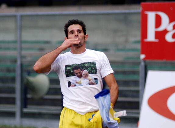 Sergio Pellisier (Chievo Verona) widmet sein Tor seinem Kind -  Fußball Herren Serie A 2005 2006, 1. Italienische Liga, AC Chievo Verona Einzelbild Chievo Freude