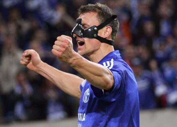 Ebbe Sand (Schalke) - Torjubel Fußball EC 1 Herren Champions League 2005 2006, FC Schalke 04 Einzelbild Gelsenkirchen Begeisterung, Freude,