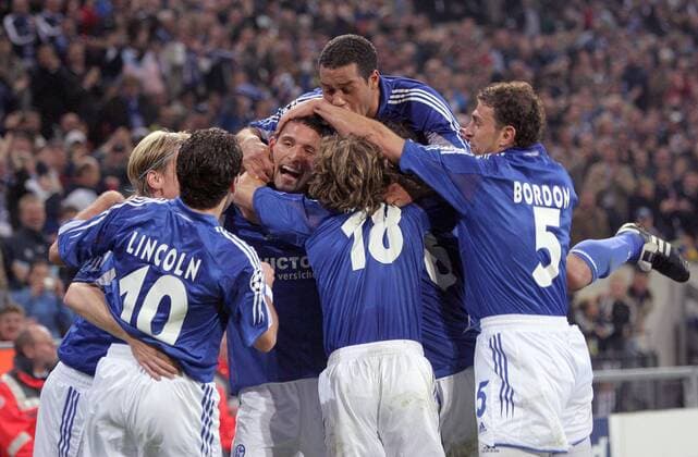Torjubel Schalke, v. li.: Poulsen, Lincoln, Torschütze Kevin Kuranyi, Rafinha, Dario Rodriguez (hi.) und Marcelo Jose Bordon Fußball EC 1 Herren Champions League 2005 2006, FC Schalke 04 Gruppe Gelsenkirchen Begeisterung, Freude,