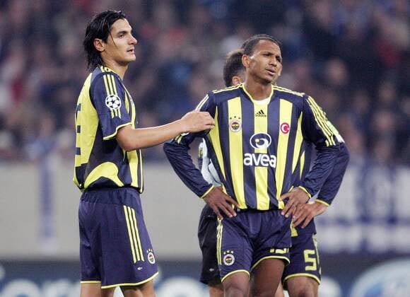 Önder Turaci (li.) und Marco Aurelio (beide Fenerbahce) enttäuscht Fußball EC 1 Herren Champions League 2005 2006, Fenerbahce Istanbul, Süper Lig, 1. Türkische Liga Gruppe Gelsenkirchen Enttäuschung,